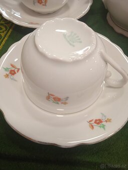 STARÁ PORCELÁNOVÁ SOUPRAVA - 6