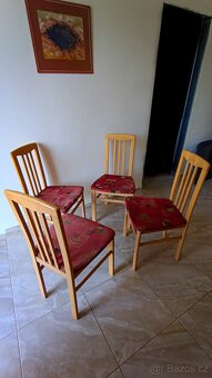 Prodám rozkladací jídelní stůl a 4 židle - 6