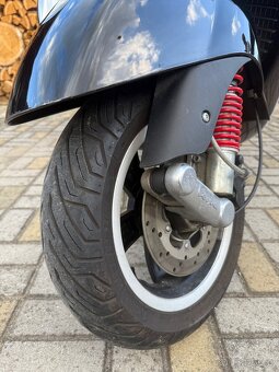 Piaggio Vespa GTS 300 - 6