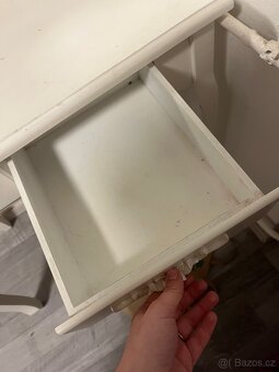 Kosmetický stolek - 6