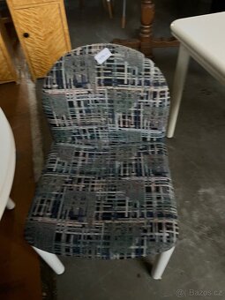 Jídelní stůl se židlemi - 6