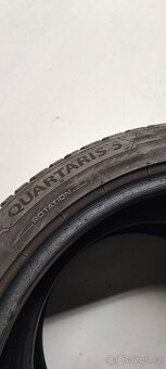 Celoroční 225/40/18 Barum Quartaris, 2023, 7.3-6.2mm. - 6