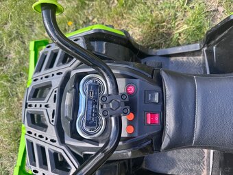Dětské elektrická čtyřkolka černo-zelená - 6