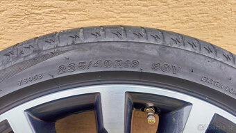 Sada alu kol Trinity na Škoda Superb 3 letní 235/40 R19 TOP - 6