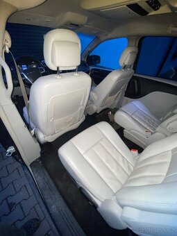 Town country 3.6 - 6