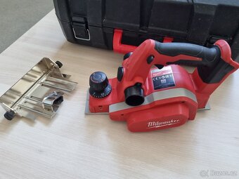 Milwaukee Hoblík M18BP, nabíječka, 1x akumulátor - 6