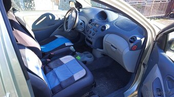 TOYOTA YARIS 1.0 VVT-I, r.v.2001 - 6