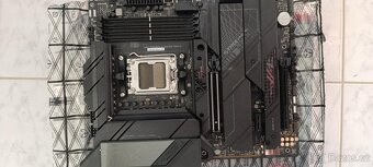 ASUS ROG Strix X670E-F GAMING WiFi - 6