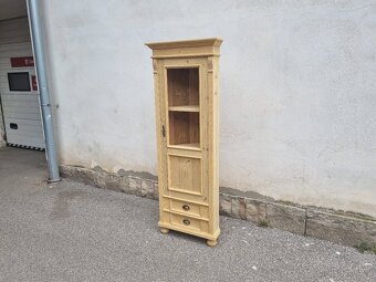 KRÁSNÁ SMRKOVÁ ROHOVÁ VITRÍNA PO RENOVACI - 6