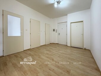 Prodej prostorného mezonetového bytu 4+kk o výměře 118 m2 - 6