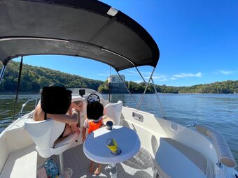 Quicksilver Activ Cabin 470, Mercury 60, koupací plata - 6