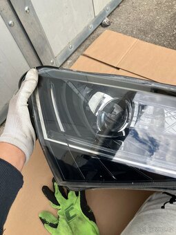 xenon xenon svetlo skoda superb iii 3 pravy B - 6