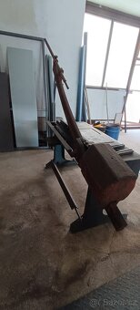 Ruční tabulové nůžky a hydraulická ohýbačka plechu - 6
