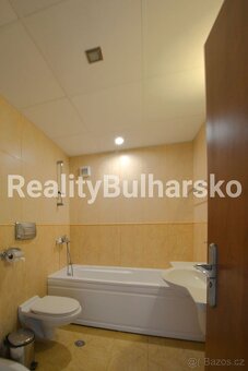 Prostorný apartmán 2+kk s výhledem na bazén Slunečné pobřeží - 6
