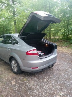 Ford Mondeo Ghia - 6