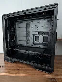 Prodám PC skříň be quiet Dark Base 700 Midi Tower - 6