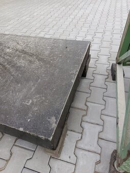 RETRO kovová police + 2 ks kamenná deska žulová - 6