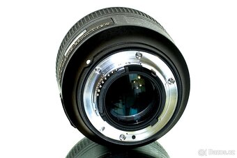Nikon AF-S Nikkor 85mm 1:1,8 G + UV filtr TOP STAV - 6