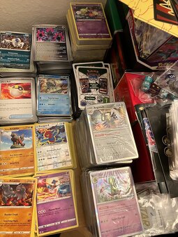Velká spousta Pokemon karet, boxů, žetonů, krabiček - 6