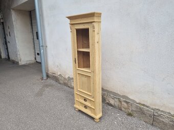 KRÁSNÁ SMRKOVÁ ROHOVÁ VITRÍNA PO RENOVACI - 6