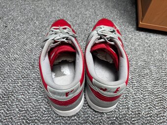Boty NIKE DUNK LOW grey/red vel. 45 - 6