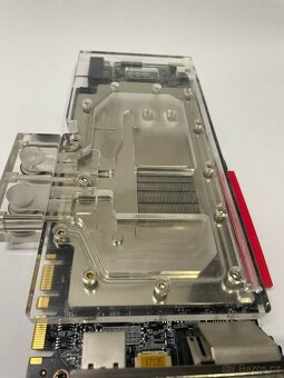 Grafická karta GIGABYTE GeForce AORUS GTX 1080 Ti Waterforce - 6