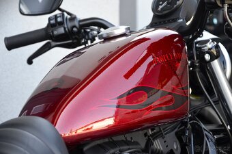 Harley Davidson XL 883 N Iron Hard Candy - 1.800 km - 6