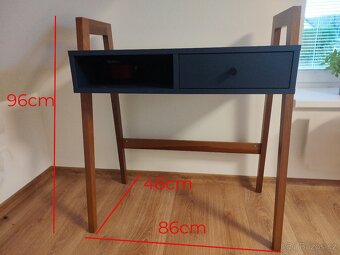 Designový kosmetický stolek - 6