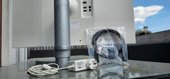 LG 27UL550-W - 6