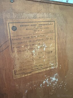 Retro šatní skříň z roku 1955 - 6