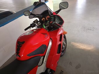 Honda vfr800 fi - 6