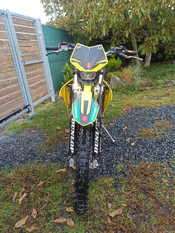 Suzuki RMZ 250 R.V.2015 - 6