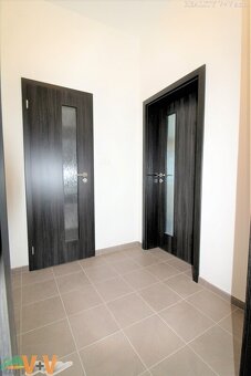 Pronájem bytu 1+1 o velikosti 44 m² v rodinném domě, lokalit - 6