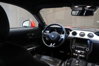Sportovní kupé Ford Mustang GT - 6