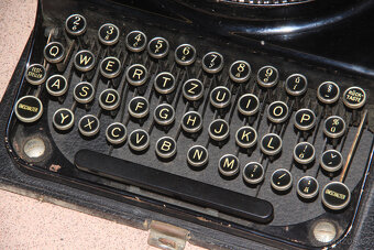 Kufříkový psací stroj SMITH PREMIER JUNIOR - 6