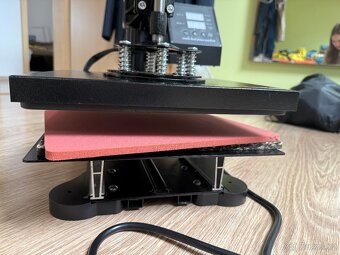 Tepelný/ hydraulický lis a 120 sublimačních krytů - 6
