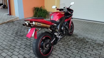 Yamaha YZF R1 - 6