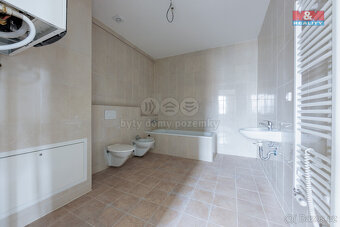 Prodej bytového domu, 895 m², Karlovy Vary, ul. Rumunská - 6