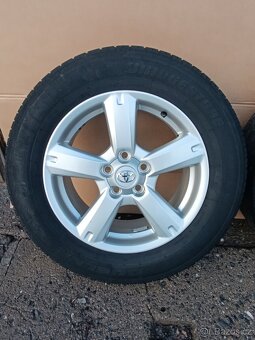 Toyota RAV4 17x7J- pneu M+S - - 6