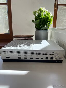 Xbox One S - 6