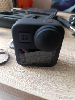 GoPro max 360 a Lamax X9.2 - 6