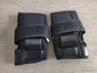 Sada chranicu pro deti Crivit, vel. S - 6