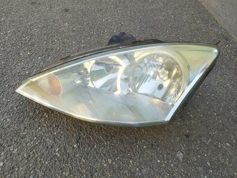 světla Ford Focus mk1 - 6