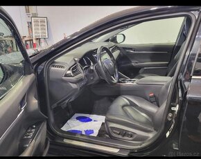 Toyota Camry 2.5 Hybrid Executive 10.2020 - 6