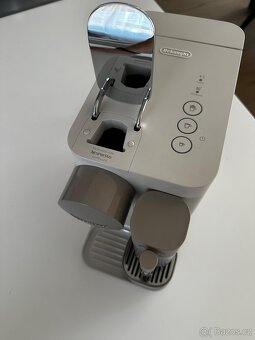 Kávovar Nespresso DeLonghi - 6