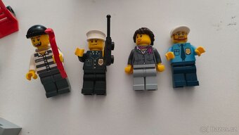 Lego 3661 - Přepadení banky - 6