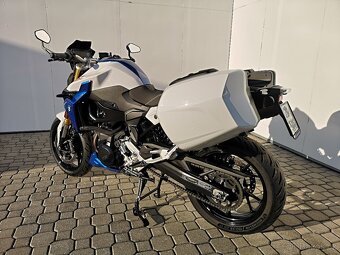 BMW F900R , r.v.03/2023, nové v ČR, najeto jen 10.682 km - 6