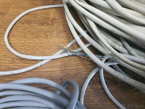 Datové kabely, konektory, kabely scart, kabely k počítači aj - 6