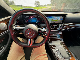Jako nový MB E450 4MATIC, benzín. 6-tiválec, 07/2021 - 6