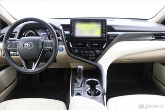 Toyota Camry 2.5 HYBRID EXECUTIVE 1.MAJ. ČR (2022) - 6